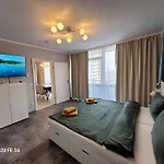 Grosse 3-zimmer Wohnung, Zentrale Lage. Apartmán *