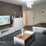 Grosse 3-zimmer Wohnung, Zentrale Lage.