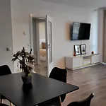 Grosse 3-zimmer Wohnung, Zentrale Lage. Mülheim an der Ruhr