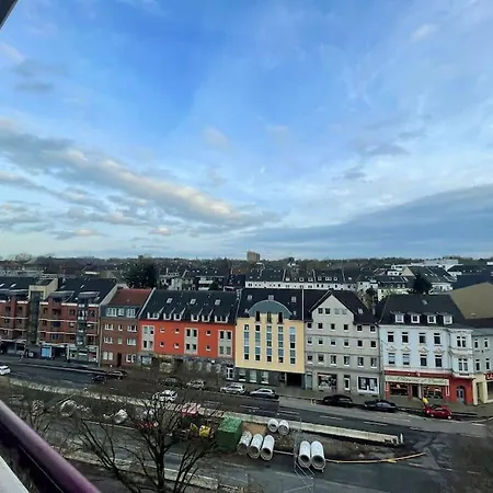 Grosse 3-zimmer Wohnung, Zentrale Lage.