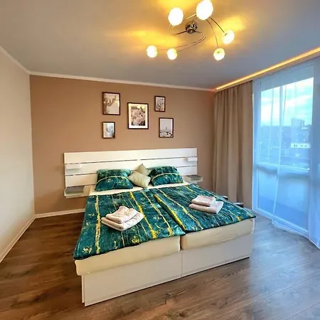 Lägenhet Grosse 3-zimmer Wohnung, Zentrale Lage. Mülheim an der Ruhr