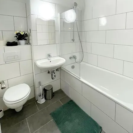 Lägenhet Grosse 3-zimmer Wohnung, Zentrale Lage. *