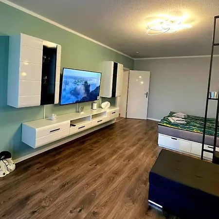 Grosse 3-zimmer Wohnung, Zentrale Lage. *