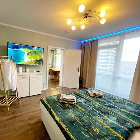 Grosse 3-zimmer Wohnung, Zentrale Lage. 아파트 뮬하임안더루