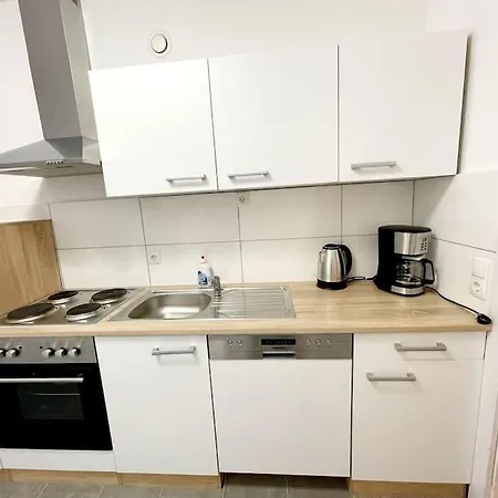 Grosse 3-zimmer Wohnung, Zentrale Lage. Lägenhet