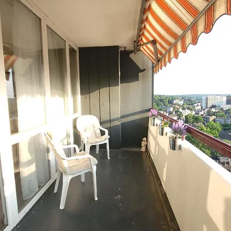 Lägenhet Grosse 3-zimmer Wohnung, Zentrale Lage. Mülheim an der Ruhr