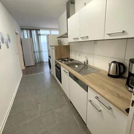 Grosse 3-zimmer Wohnung, Zentrale Lage. 아파트 뮬하임안더루