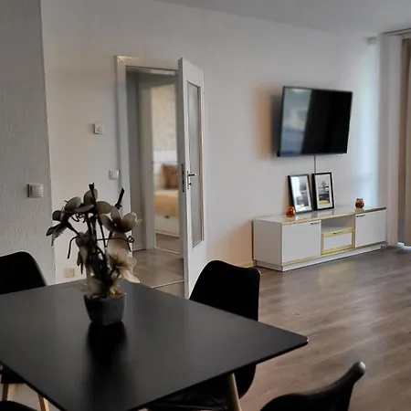 Grosse 3-zimmer Wohnung, Zentrale Lage. Mülheim an der Ruhr