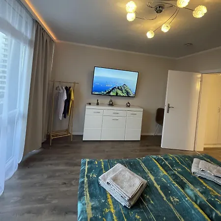 Grosse 3-zimmer Wohnung, Zentrale Lage.