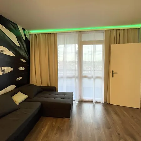 Grosse 3-zimmer Wohnung, Zentrale Lage. *