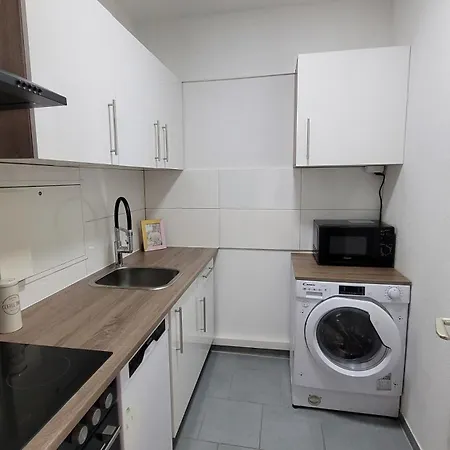 Grosse 3-zimmer Wohnung, Zentrale Lage. Lejlighed
