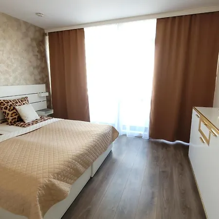 Lejlighed Grosse 3-zimmer Wohnung, Zentrale Lage.