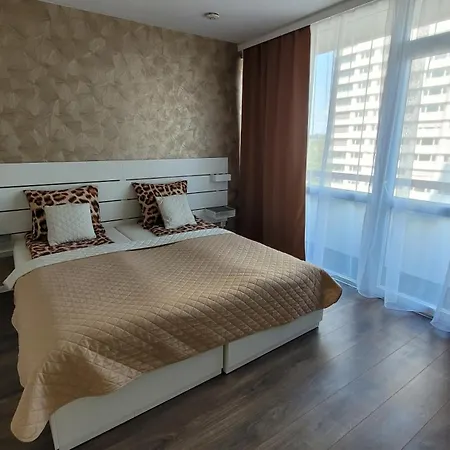Grosse 3-zimmer Wohnung, Zentrale Lage. Lejlighed *