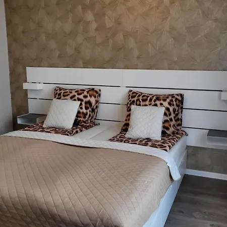 Lejlighed Grosse 3-zimmer Wohnung, Zentrale Lage.
