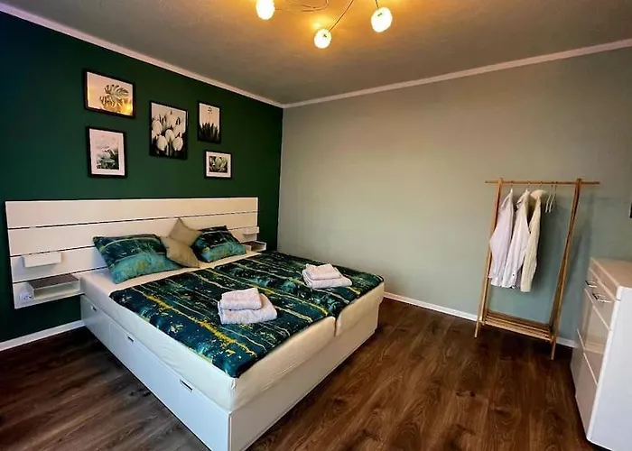 Grosse 3-zimmer Wohnung, Zentrale Lage.