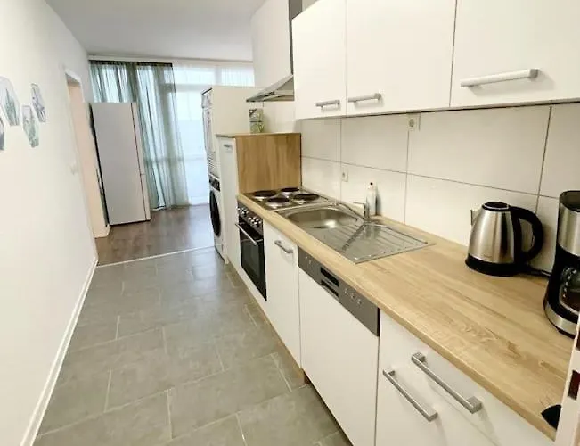 Grosse 3-zimmer Wohnung, Zentrale Lage.