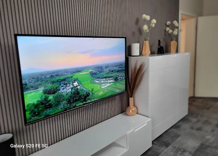 Grosse 3-zimmer Wohnung, Zentrale Lage. *