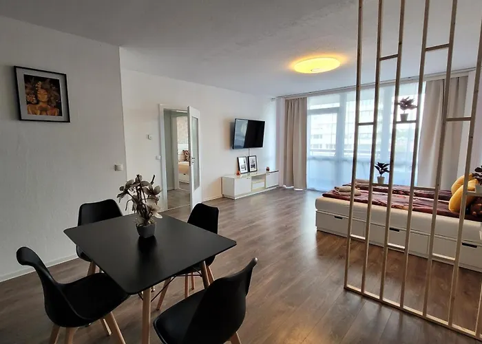 Grosse 3-zimmer Wohnung, Zentrale Lage.