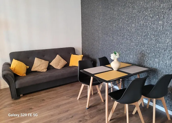 Grosse 3-zimmer Wohnung, Zentrale Lage. *