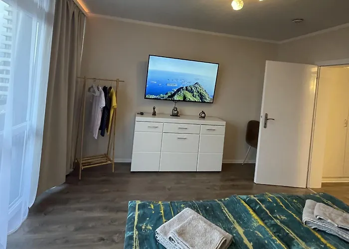 Grosse 3-zimmer Wohnung, Zentrale Lage.