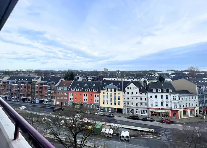Grosse 3-zimmer Wohnung, Zentrale Lage. Mülheim an der Ruhr