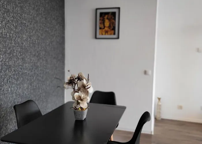 Appartement Grosse 3-zimmer Wohnung, Zentrale Lage. *